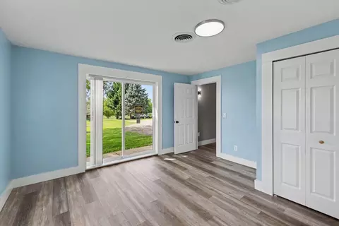 Bedroom - 9917 Cady Rd, Jackson, MI 49201 photo 4 of 4