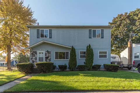 32237 Parkwood St, Westland, MI 48186