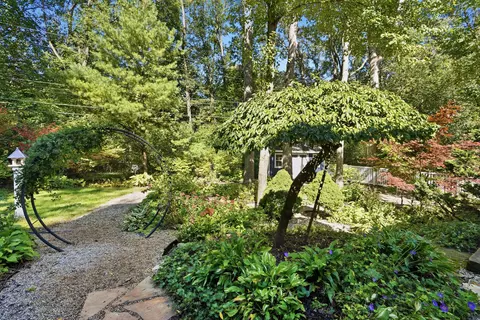 Exterior - 4125 Ruby St, Pittsfield, MI 48197 photo 13 of 22