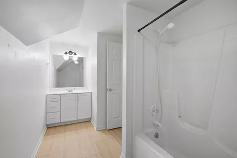 Bath - 4125 Ruby St, Pittsfield, MI 48197 photo 5 of 5