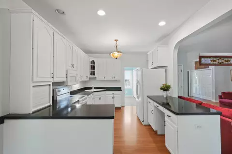 Kitchen - 4125 Ruby St, Pittsfield, MI 48197 photo 2 of 3