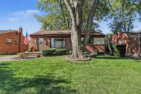 9885 Milburn St, Livonia, MI 48150