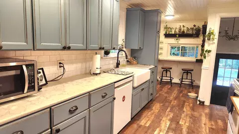 Kitchen - 6732 Summerfield Rd, Bedford, MI 48182 photo 3 of 5