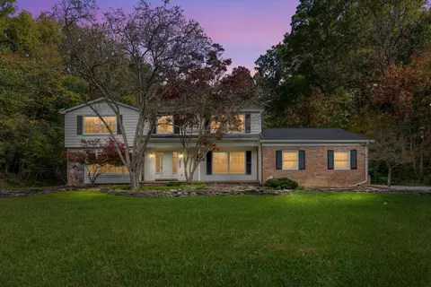 34284 Thornbrook St, Farmington Hills, MI 48335