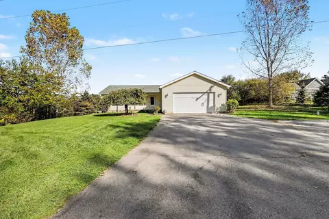6085 Conway Rd, Chelsea, MI 48118