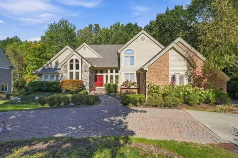 17467 Rolling Woods Cir, Northville, MI 48168