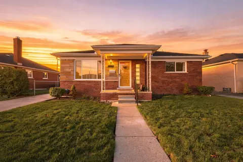 20866 Revere St, Saint Clair Shores, MI 48080