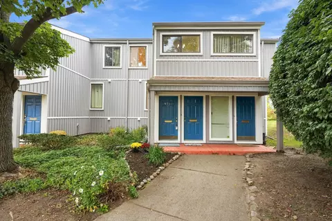 9715 Harbour Cove Court Building 4 Unit Ct #54, Ypsilanti, MI 48197
