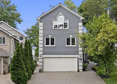 4691 Mapleview Ave, West Bloomfield, MI 48324