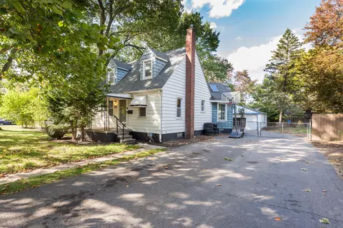 31978 Pierce Ave, Garden City, MI 48135