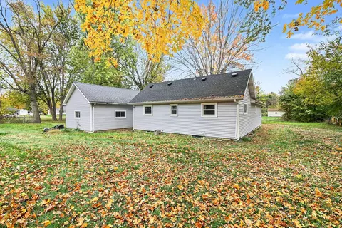 Exterior - 1410 Rowena Ln, Jackson, MI 49202 photo 4 of 7