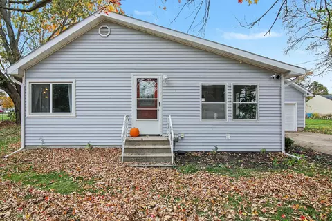 Exterior - 1410 Rowena Ln, Jackson, MI 49202 photo 3 of 7