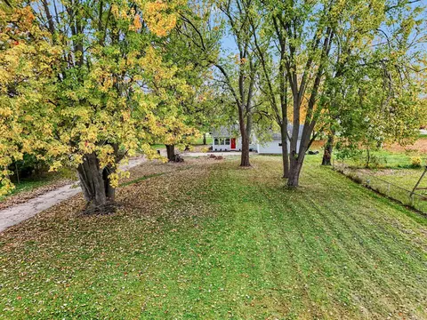 Exterior - 1410 Rowena Ln, Jackson, MI 49202 photo 6 of 7