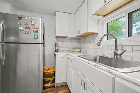 Kitchen - 1410 Rowena Ln, Jackson, MI 49202 photo 3 of 4
