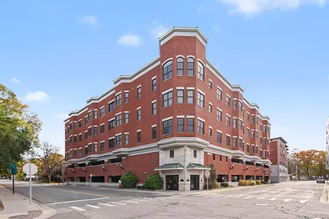 600 Albert Ave UNIT EAST, East Lansing, MI 48823