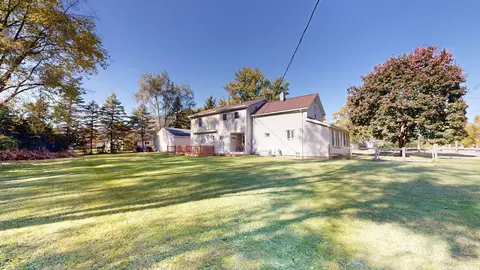 Exterior - 207 S Occidental Hwy, Tecumseh, MI 49286 photo 2 of 3