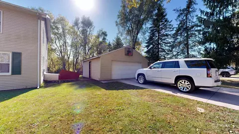Exterior - 207 S Occidental Hwy, Tecumseh, MI 49286 photo 3 of 3