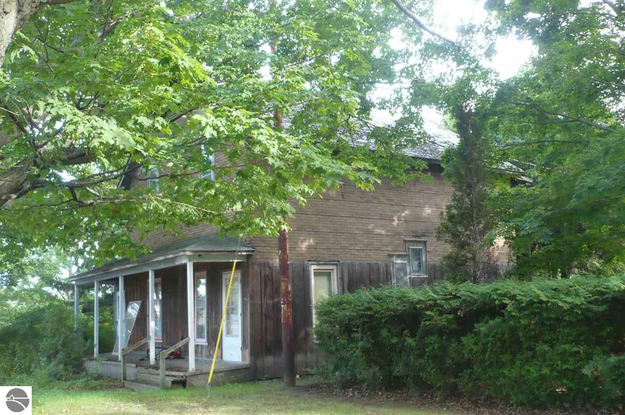119 Thomas St, Elberta, MI 49628 photo 4