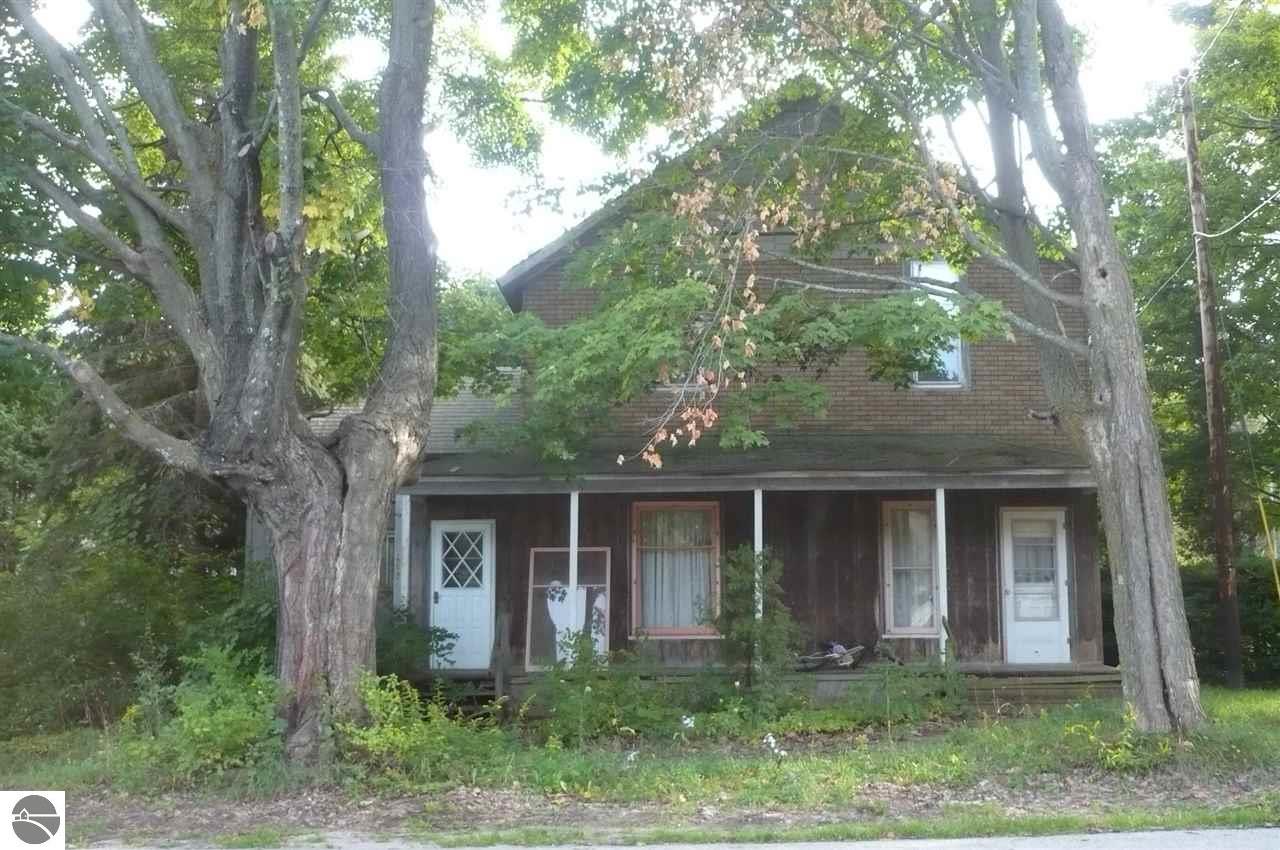 119 Thomas St, Elberta, MI 49628 photo 2