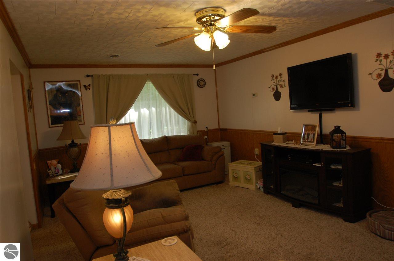 5882 Alice Dr, Gladwin, MI 48624 photo 7