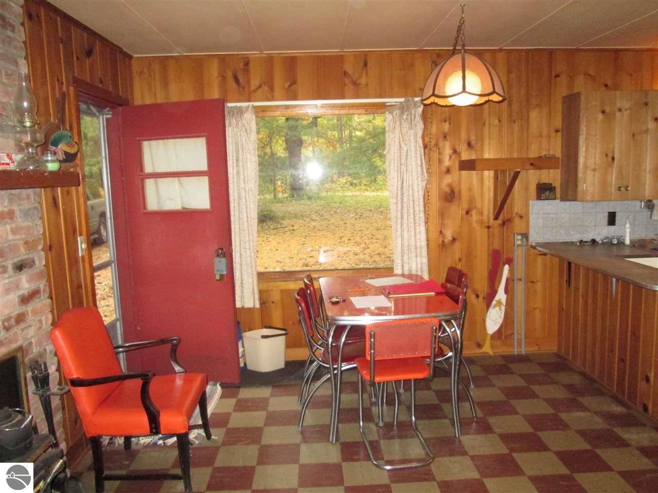 527 Everett Trl, Hale, MI 48739 photo 6