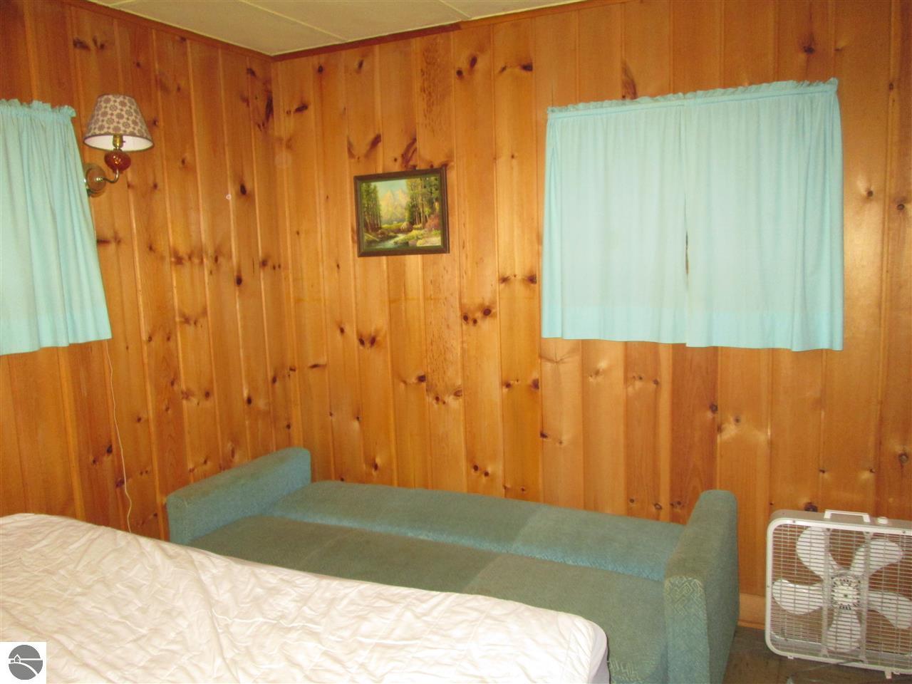 527 Everett Trl, Hale, MI 48739 photo 9