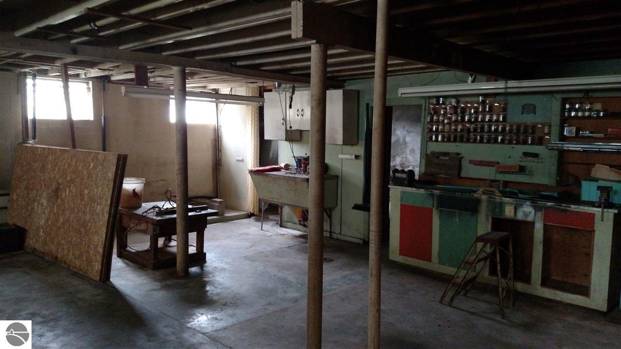 204 E Michigan Ave, Au Gres, MI 48703 photo 23