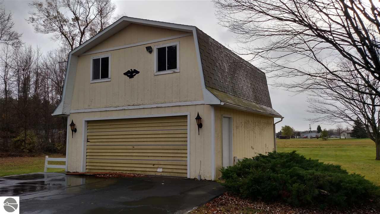 204 E Michigan Ave, Au Gres, MI 48703 photo 8