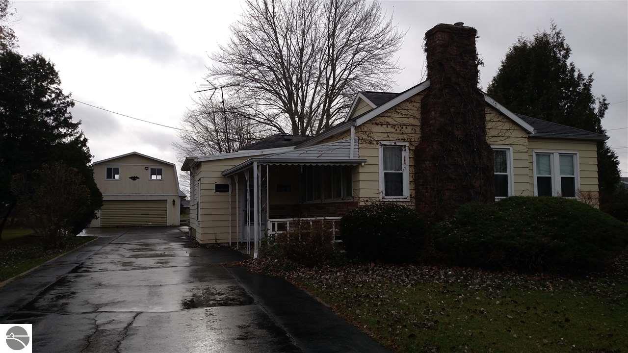 204 E Michigan Ave, Au Gres, MI 48703 photo 3