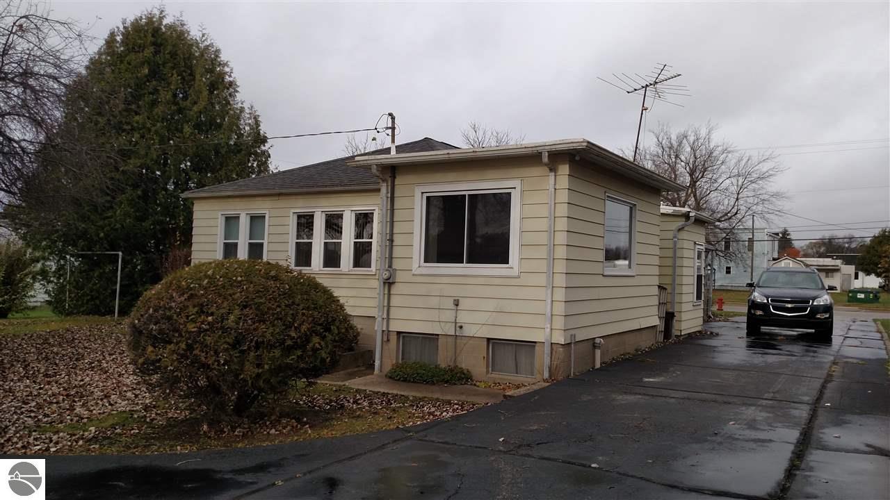 204 E Michigan Ave, Au Gres, MI 48703 photo 4