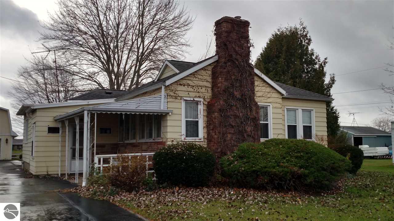 204 E Michigan Ave, Au Gres, MI 48703 photo 1