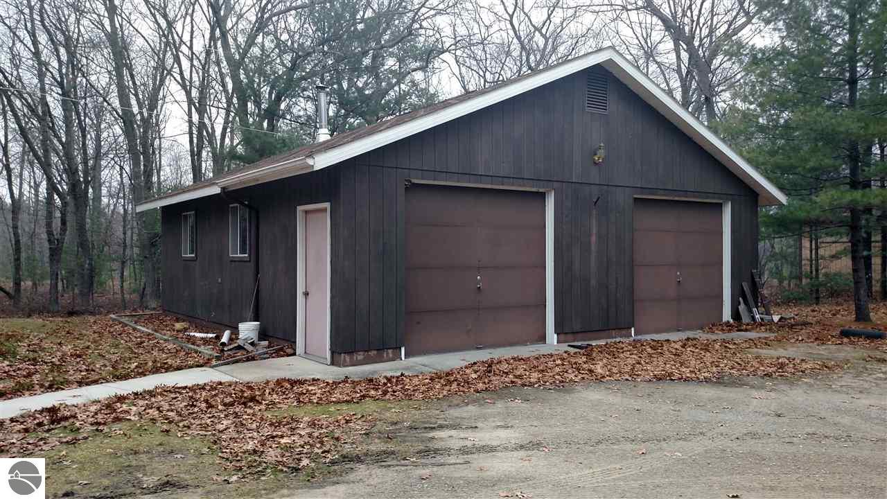 242 W Oak St, Au Gres, MI 48703 photo 3