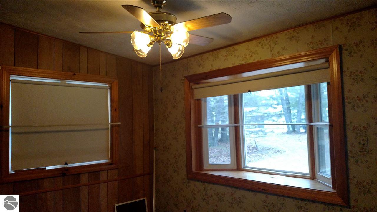 242 W Oak St, Au Gres, MI 48703 photo 2
