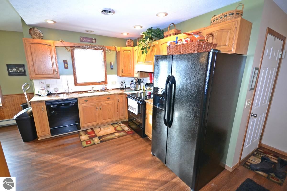 17602 120th Ave, Leroy, MI 49655 photo 8