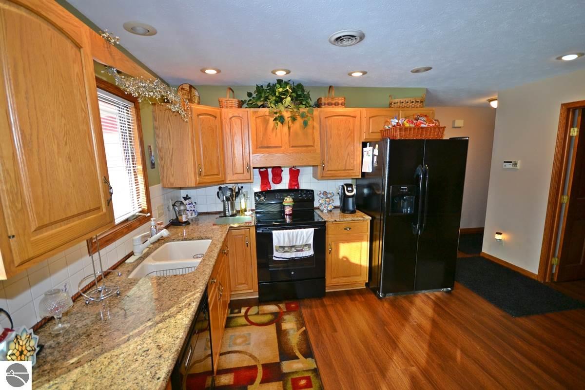 17602 120th Ave, Leroy, MI 49655 photo 6