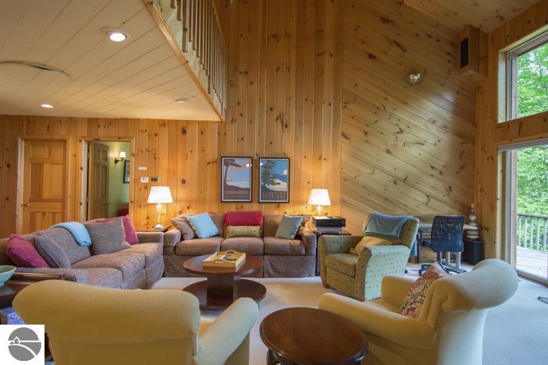 332 E Sugar Bay Ln, Cedar, MI 49621 photo 5