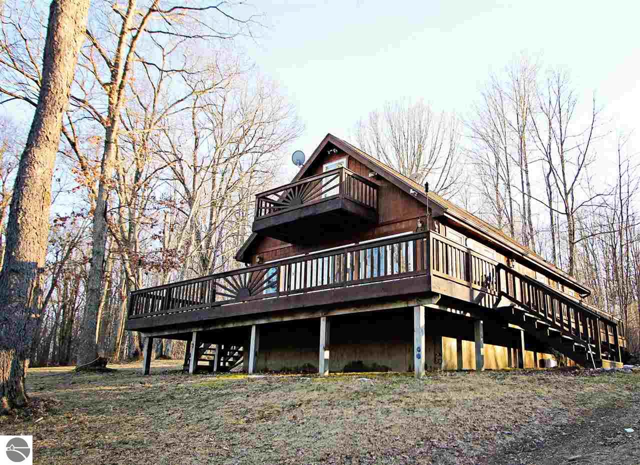 450 Old State Rd, Harrison, MI 48625 photo 2