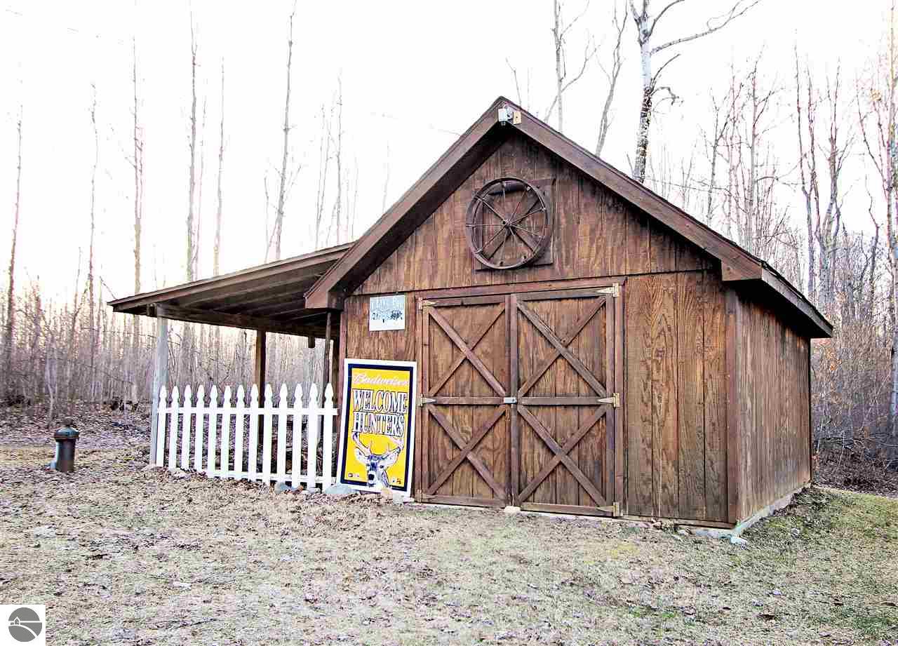450 Old State Rd, Harrison, MI 48625 photo 11