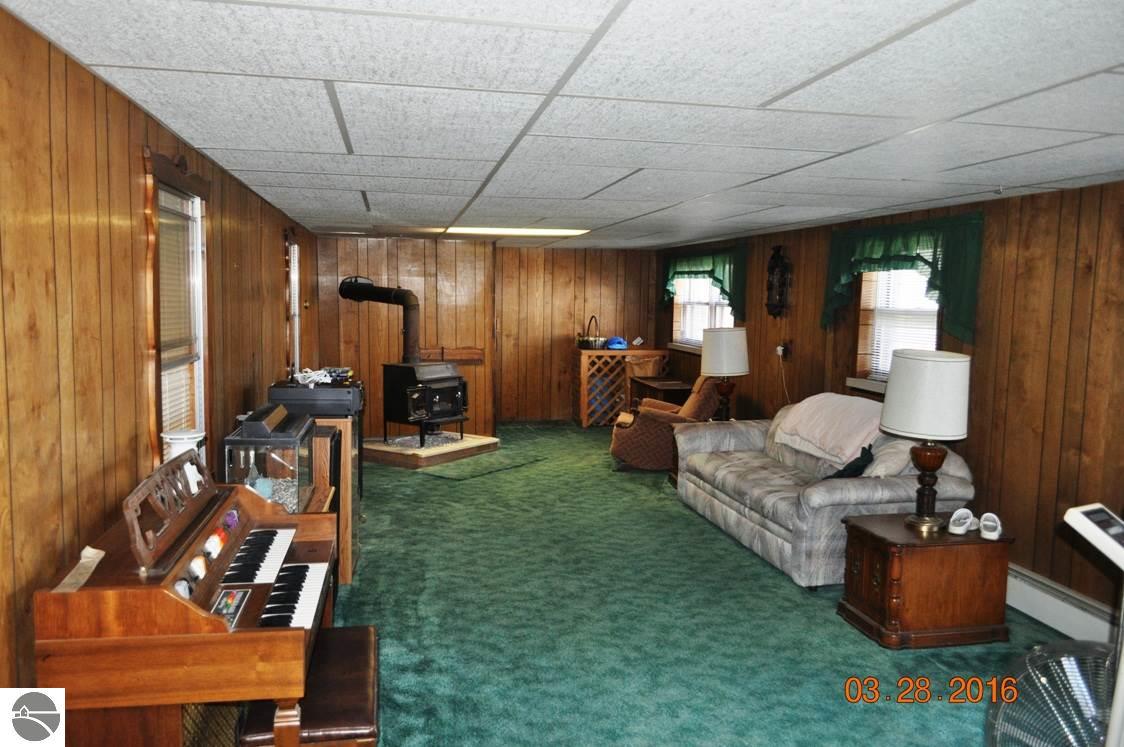 673 Point Dr, Clare, MI 48617 photo 28