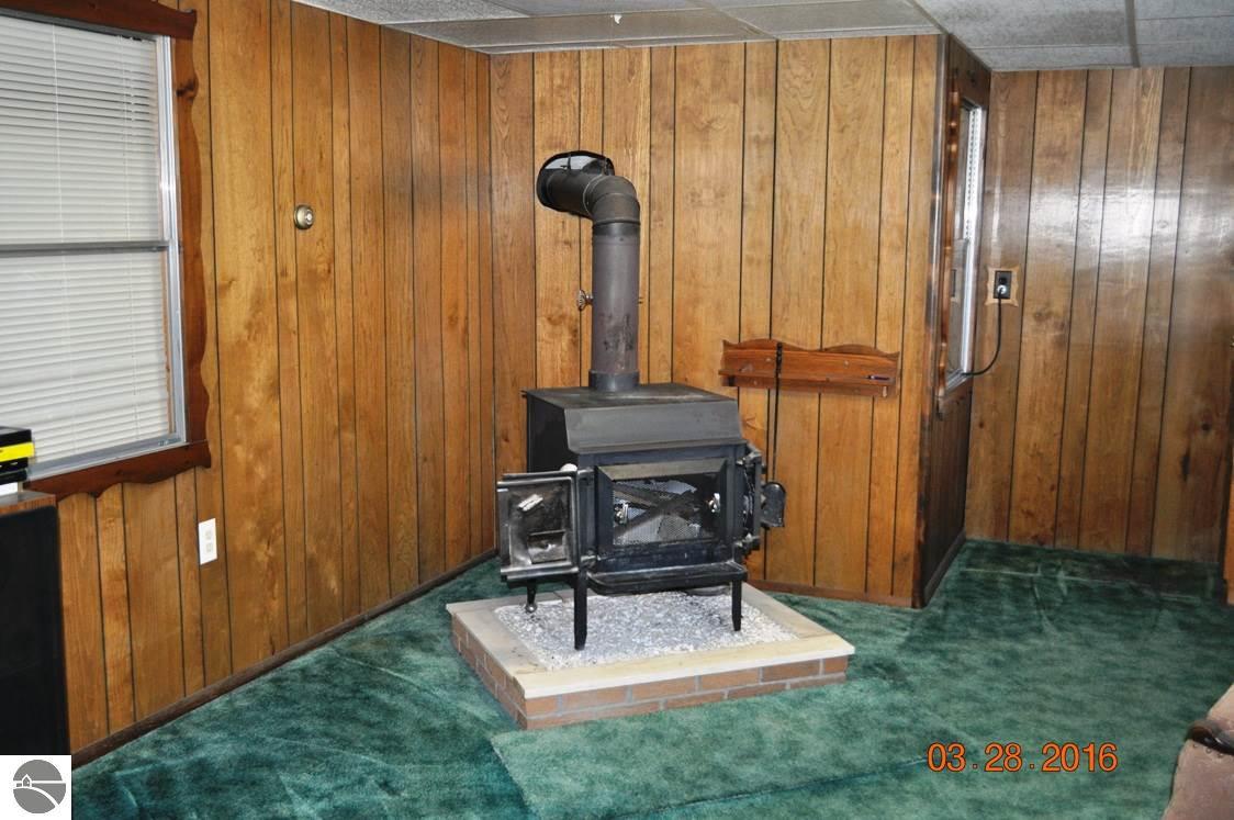 673 Point Dr, Clare, MI 48617 photo 30