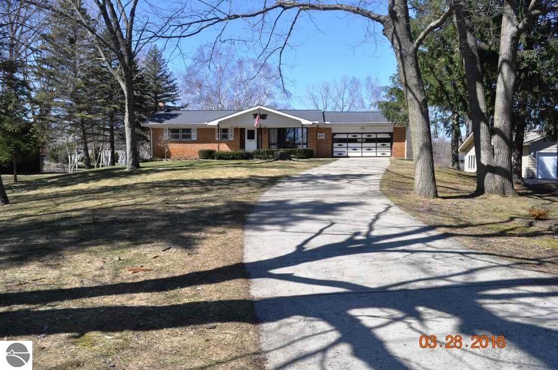 673 Point Dr, Clare, MI 48617 photo 12