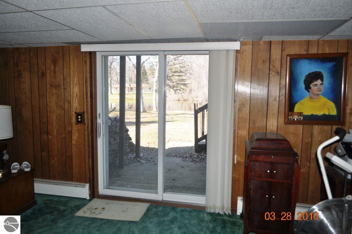 673 Point Dr, Clare, MI 48617 photo 29