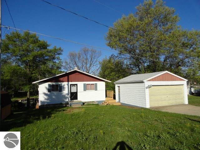 2840 Huckleberry Trl, Farwell, MI 48622 photo 4