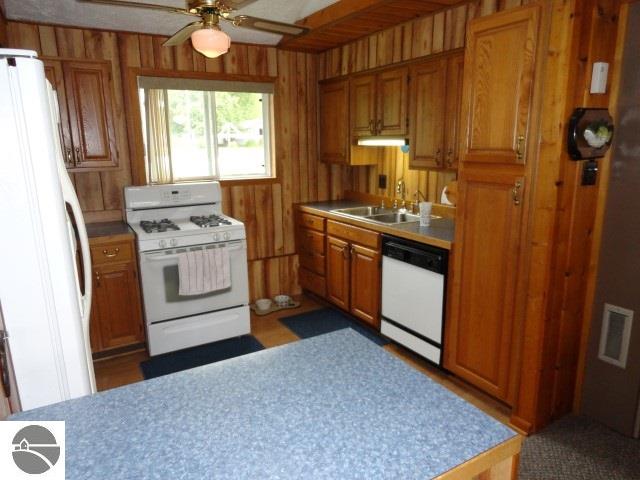 981 Florence Dr, Farwell, MI 48622 photo 17