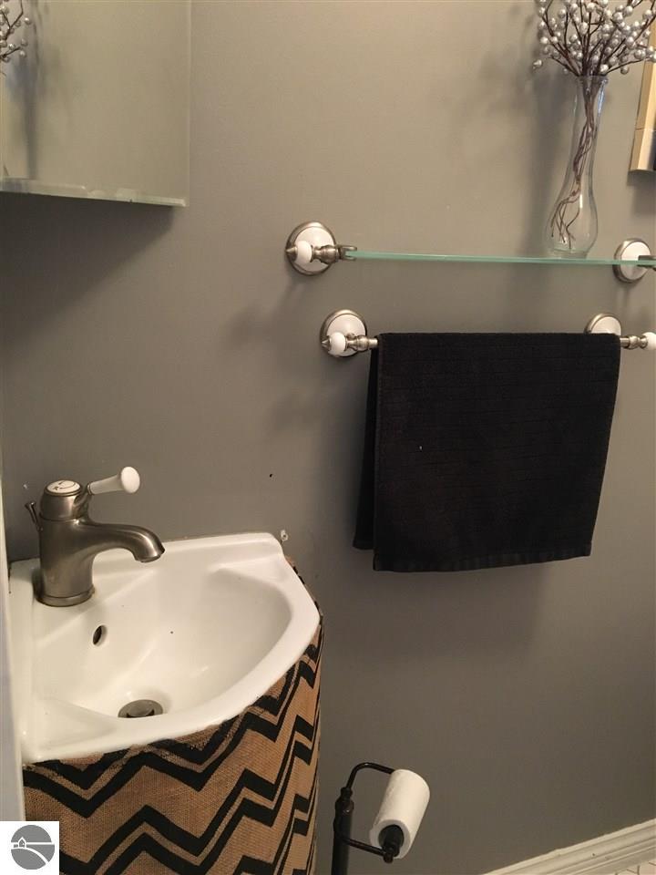 225 S Maple Ave, Alma, MI 48801 photo 27
