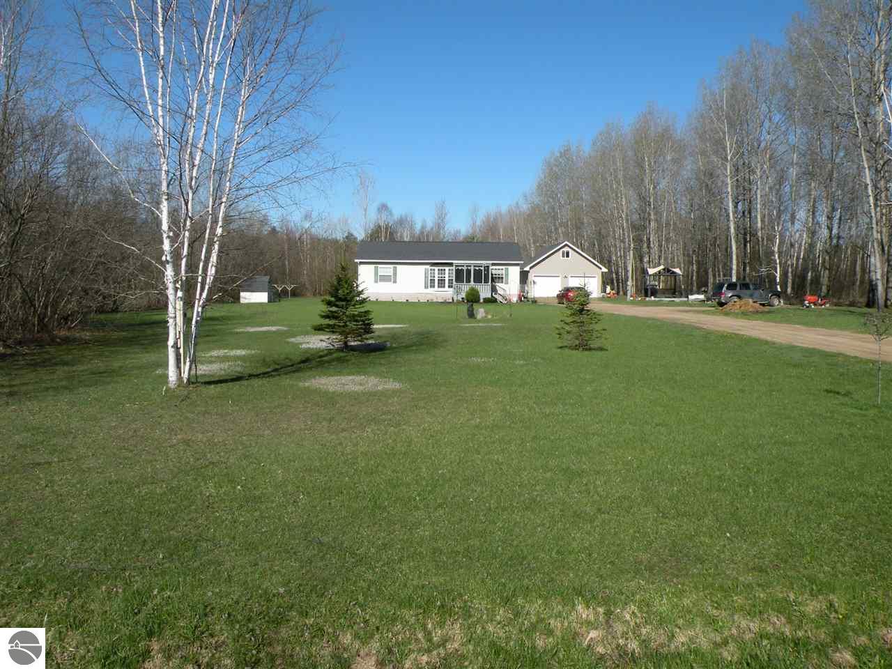 1399 N Hockaday Rd, Gladwin, MI 48624 photo 2