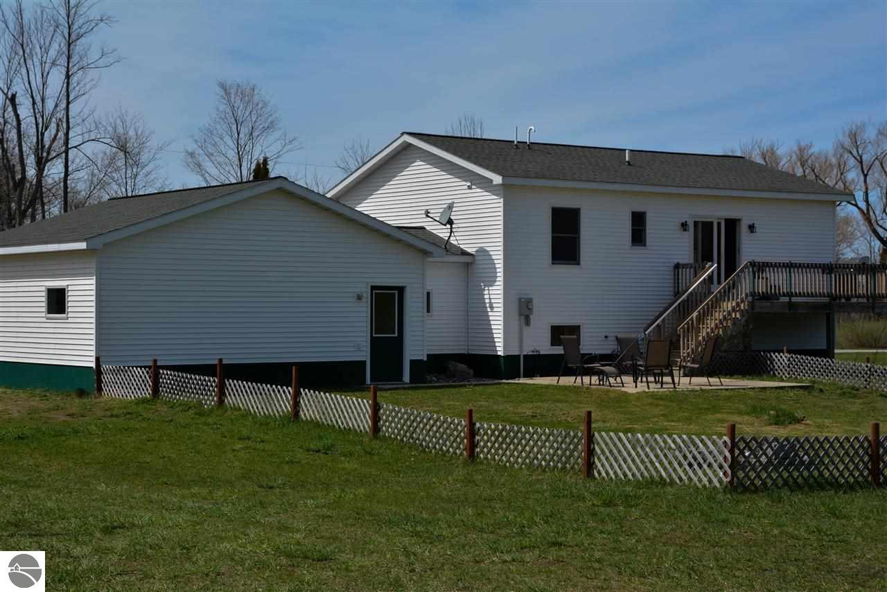 12121 S Solon Rd, Cedar, MI 49621 photo 3