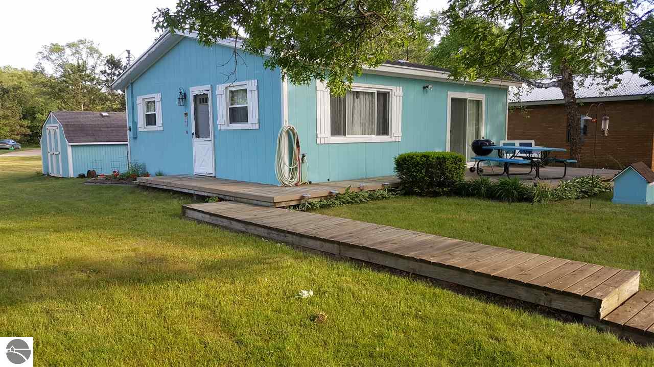 3651 E Shore Dr, Weidman, MI 48893 photo 6