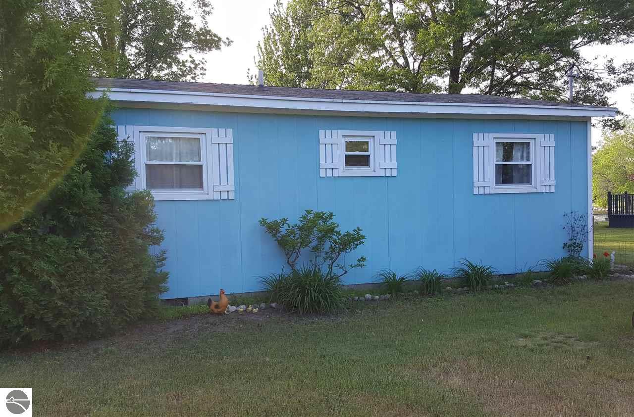 3651 E Shore Dr, Weidman, MI 48893 photo 5