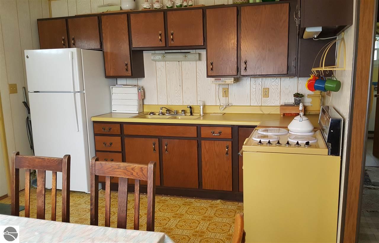 3651 E Shore Dr, Weidman, MI 48893 photo 9